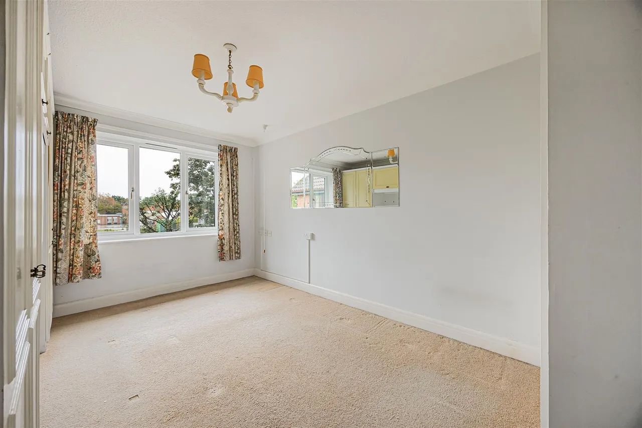 St. Barnabas Road, Emmer Green, RG4, photo 6