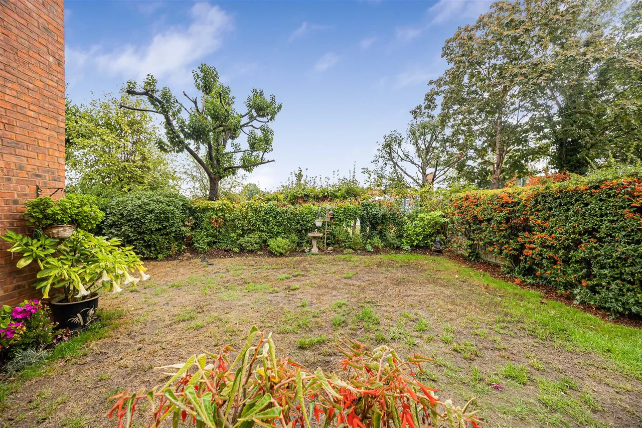 St. Barnabas Road, Emmer Green, RG4, photo 7