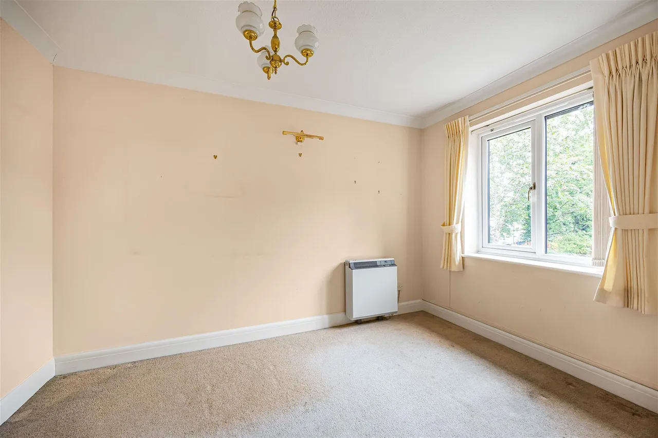 St. Barnabas Road, Emmer Green, RG4, photo 3