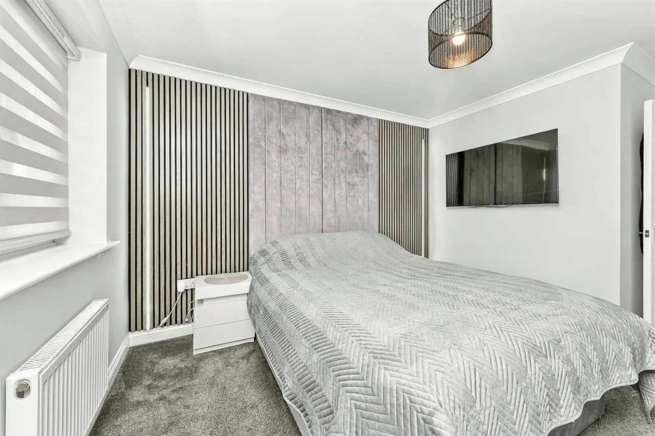 Brunswick Place, Heckmondwike, WF16, photo 9