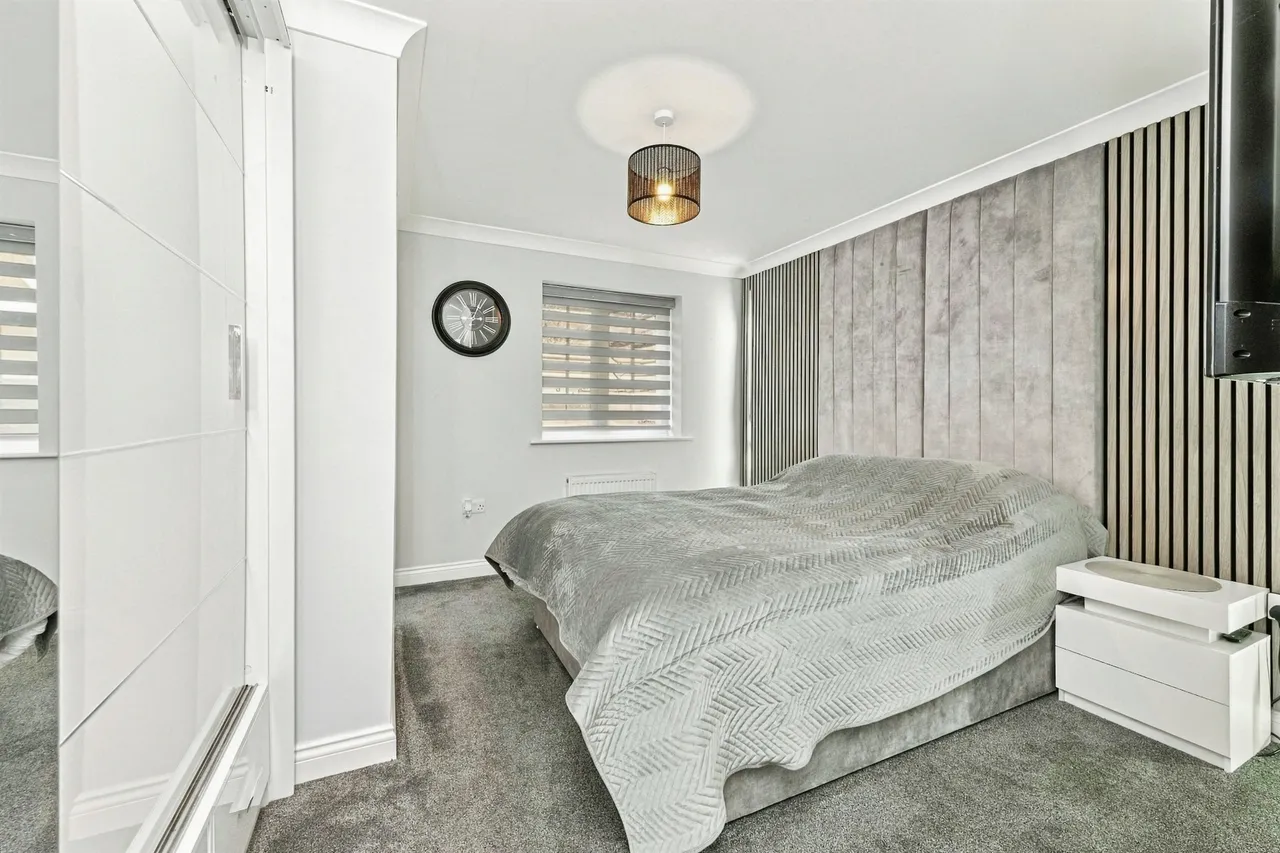Brunswick Place, Heckmondwike, WF16, photo 8