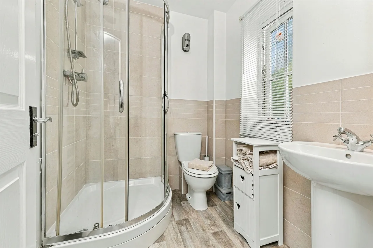 Brunswick Place, Heckmondwike, WF16, photo 16