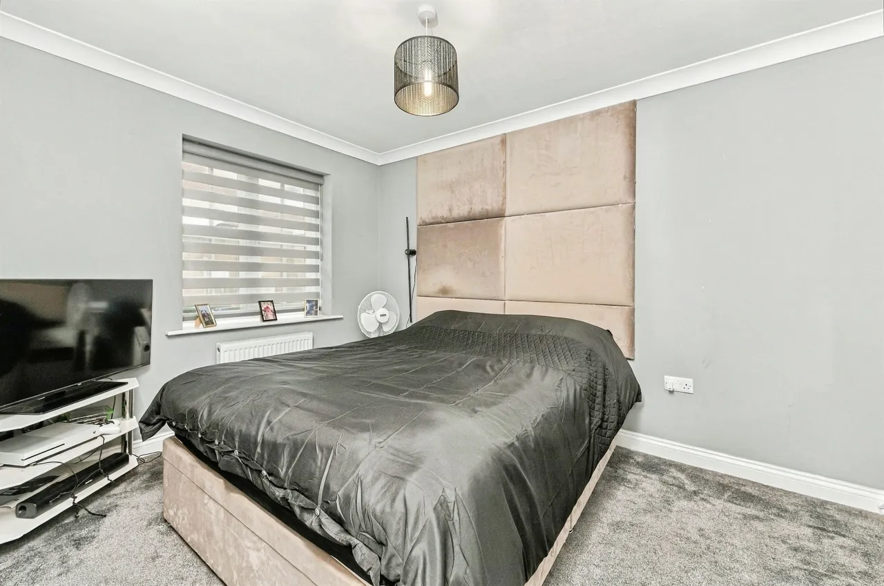Brunswick Place, Heckmondwike, WF16, photo 11