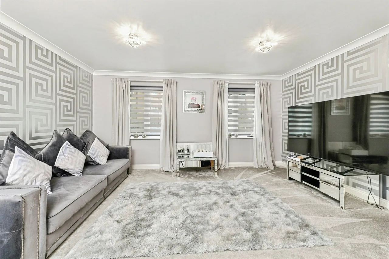 Brunswick Place, Heckmondwike, WF16, photo 2