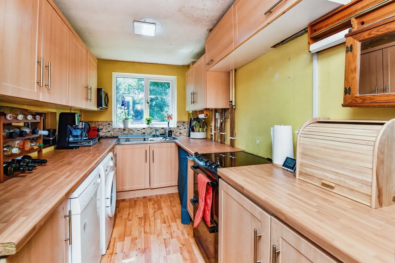 Wood Lane, Chippenham, SN15, photo 4