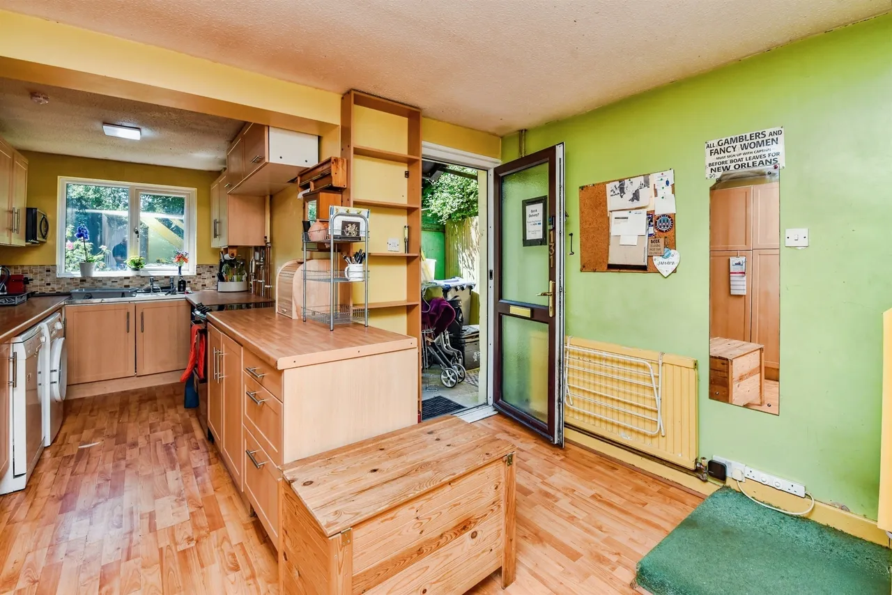 Wood Lane, Chippenham, SN15, photo 5