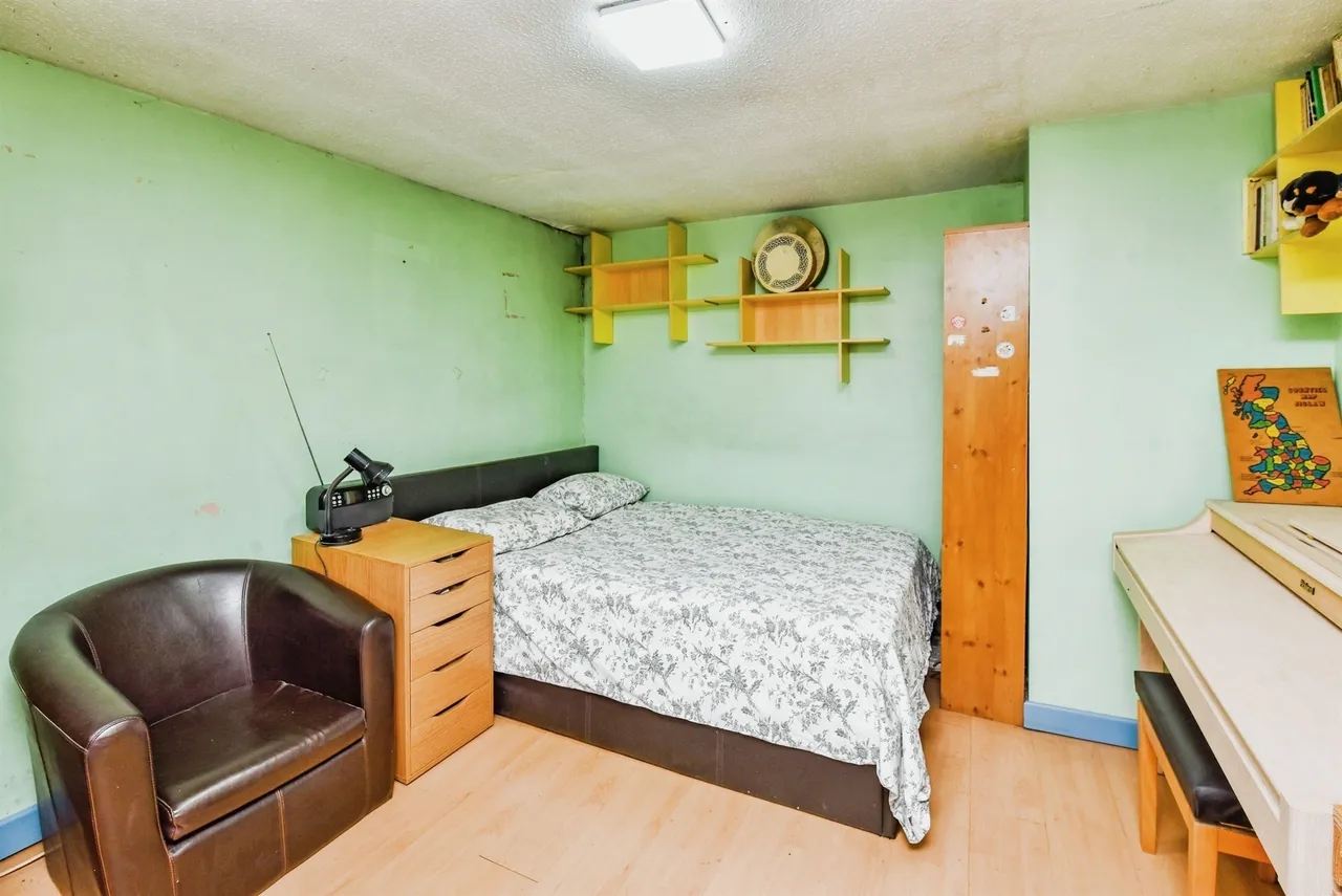 Wood Lane, Chippenham, SN15, photo 9