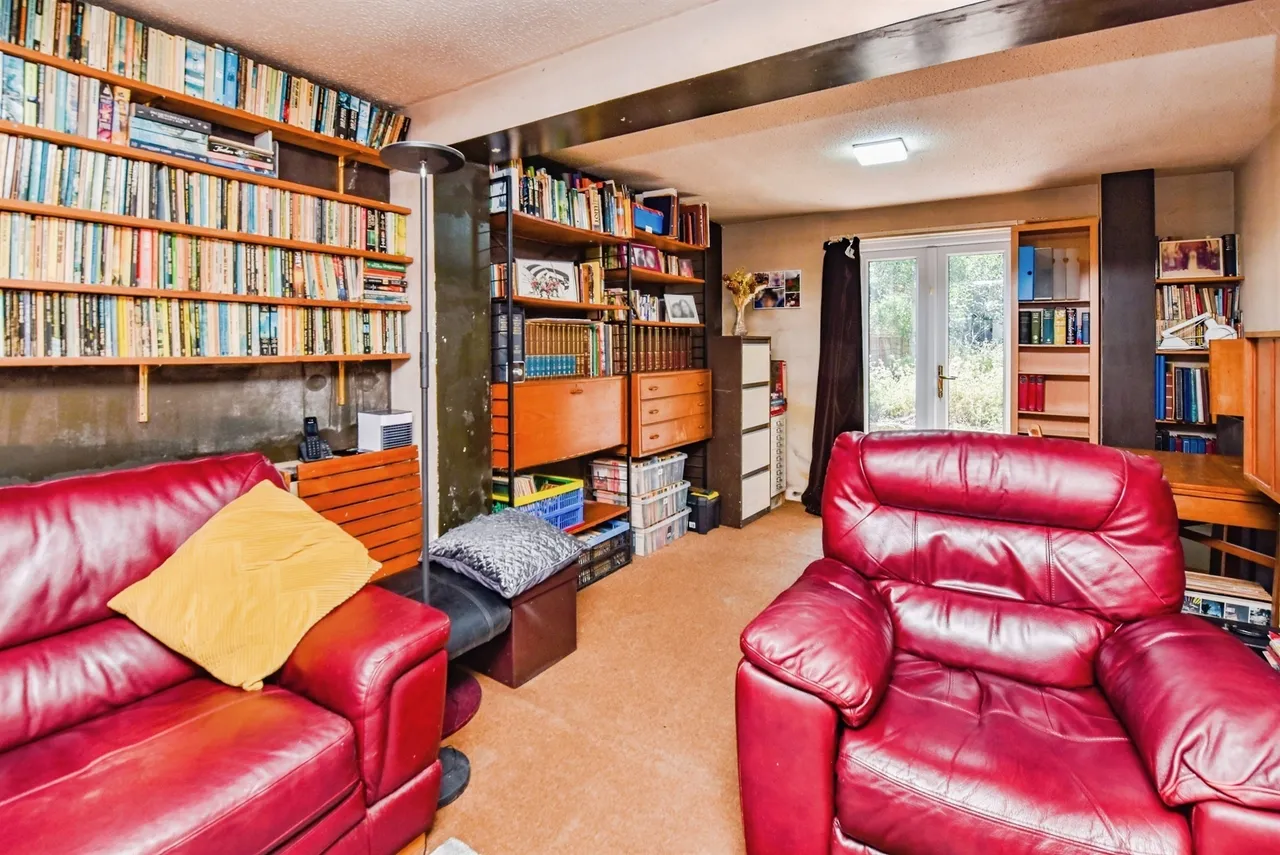 Wood Lane, Chippenham, SN15, photo 2