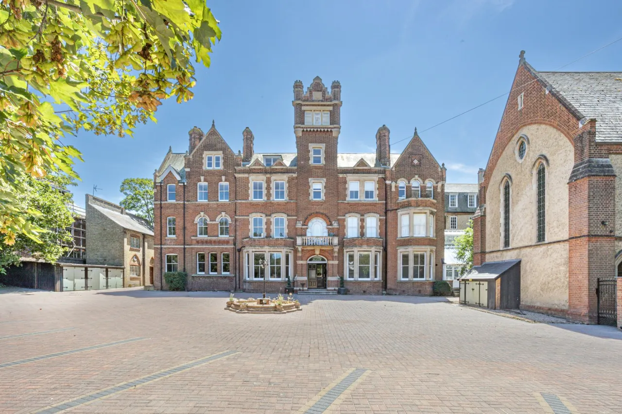 2 bed flat for sale, Canterbury Road, Westgate-on-Sea, CT8