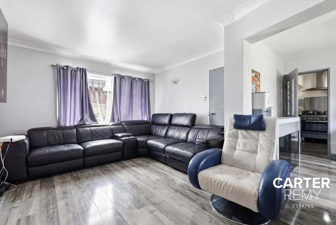 Theydon Crescent, Basildon, SS14, photo 3