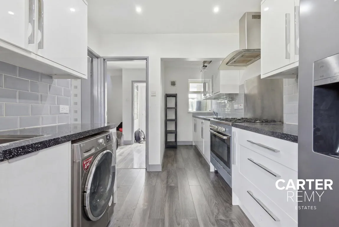 Theydon Crescent, Basildon, SS14, photo 6