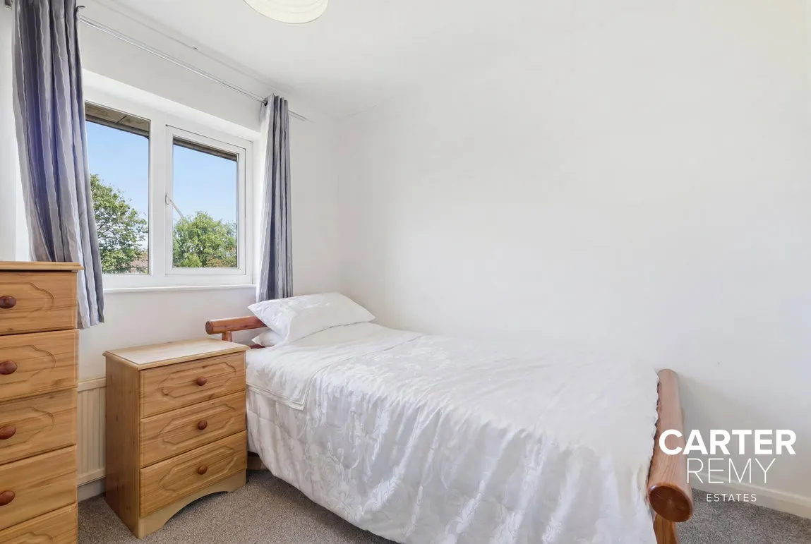 Theydon Crescent, Basildon, SS14, photo 14