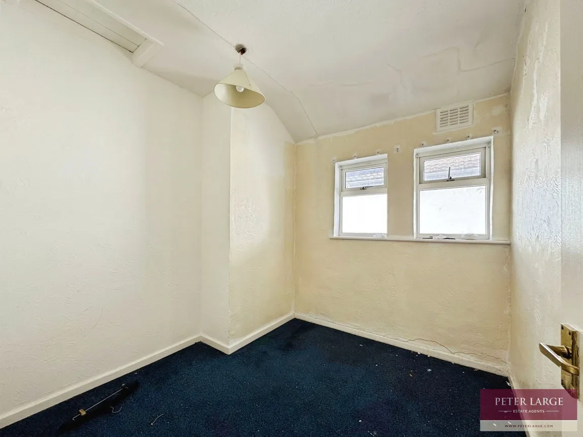 Kinmel Street, Rhyl, LL18 1AE, photo 13