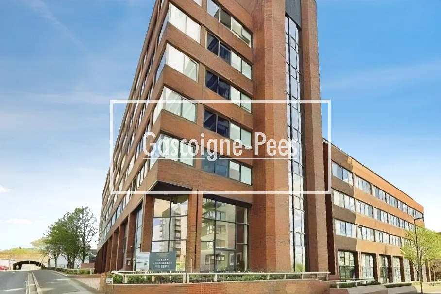2 bed flat to rent, Basingstoke Town Center, RG21