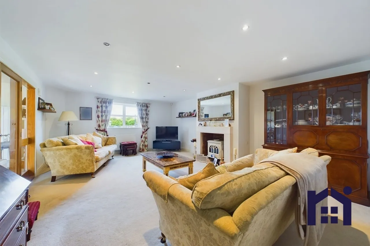 172a Longmeanygate, Midge Hall, Leyland, PR26 6TD, photo 3