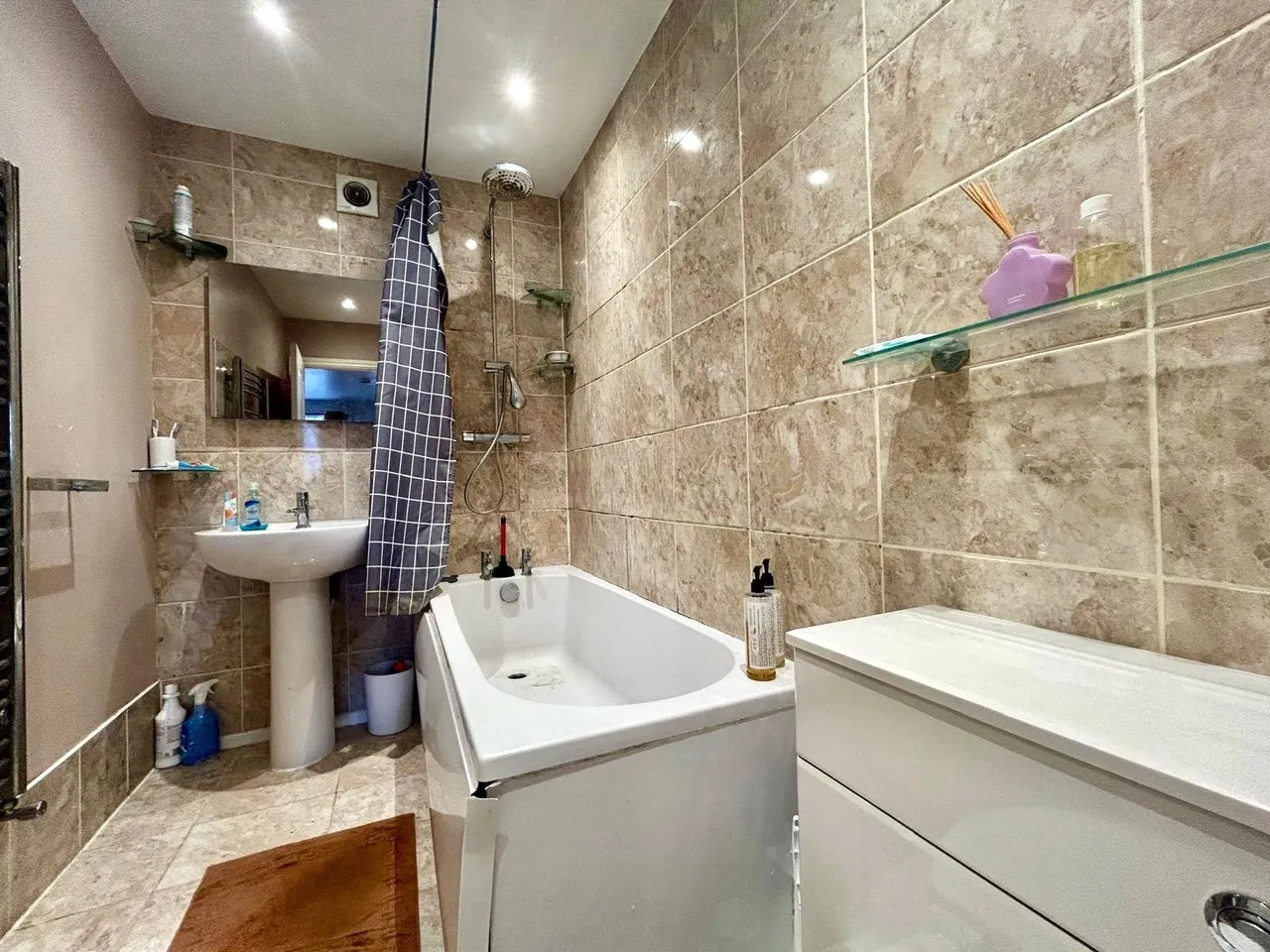 Alexandra Road, Farnborough, Hampshire, GU14 6TX, photo 5