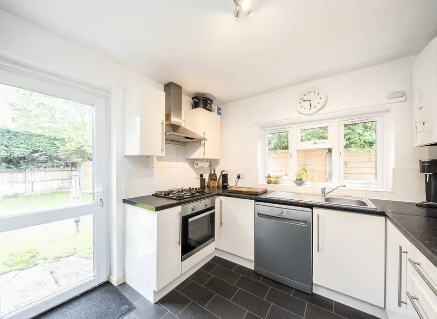 River Ash Estate, Shepperton, TW17, photo 3
