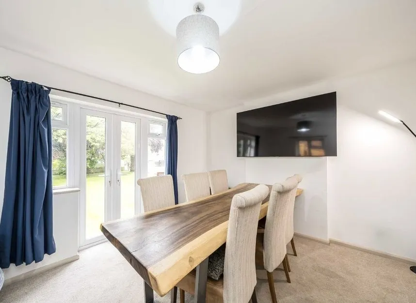 River Ash Estate, Shepperton, TW17, photo 4