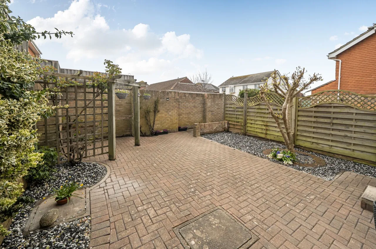 Acorn Close, Selsey, PO20, photo 19