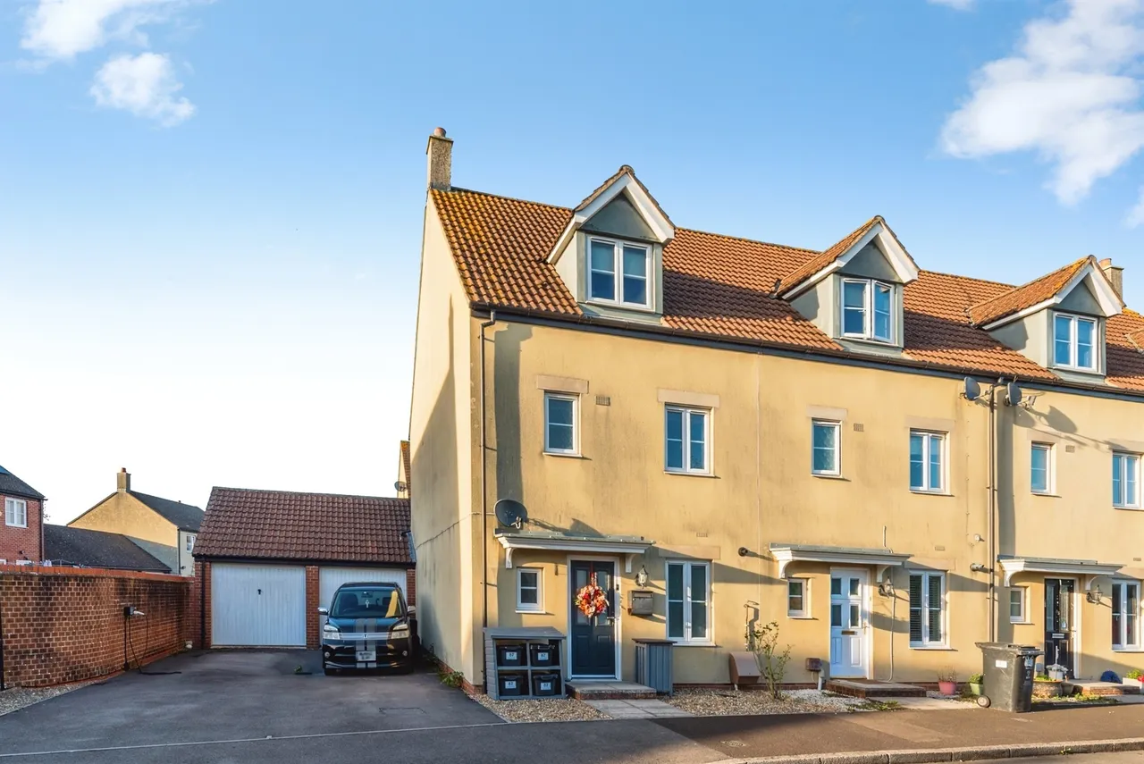4 bed house for sale, Cassini Drive, Swindon, SN25