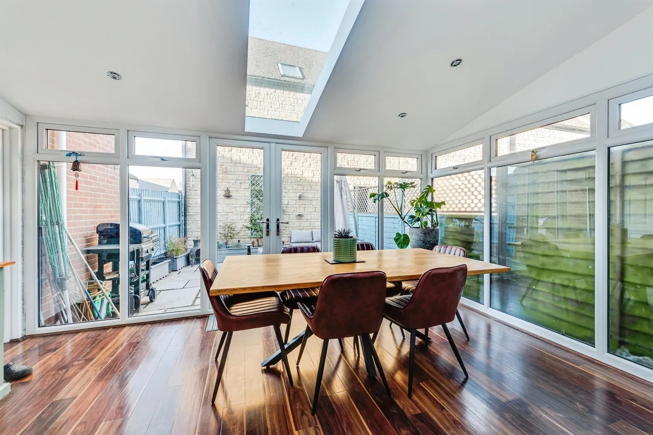 Cassini Drive, Swindon, SN25, photo 5
