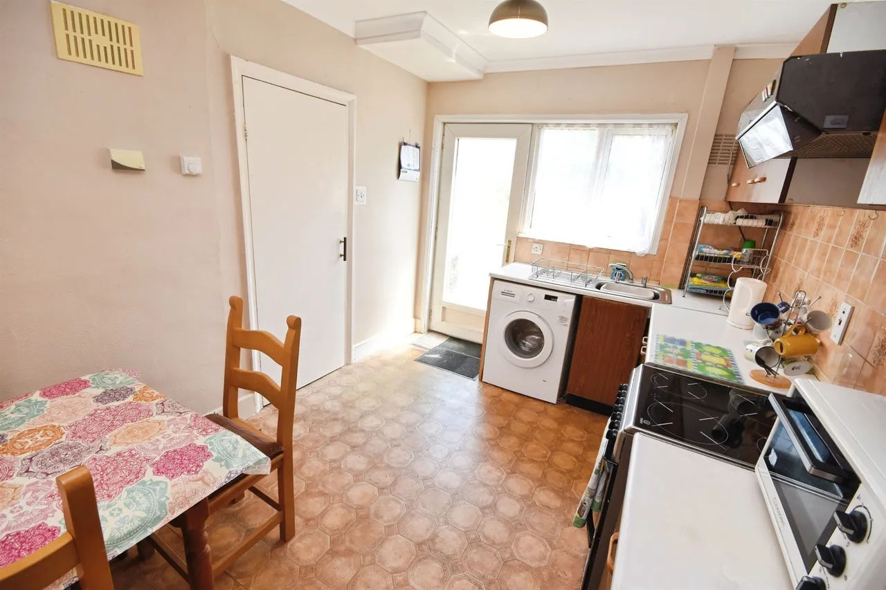 Main Road, Great Leighs, Chelmsford, photo 7