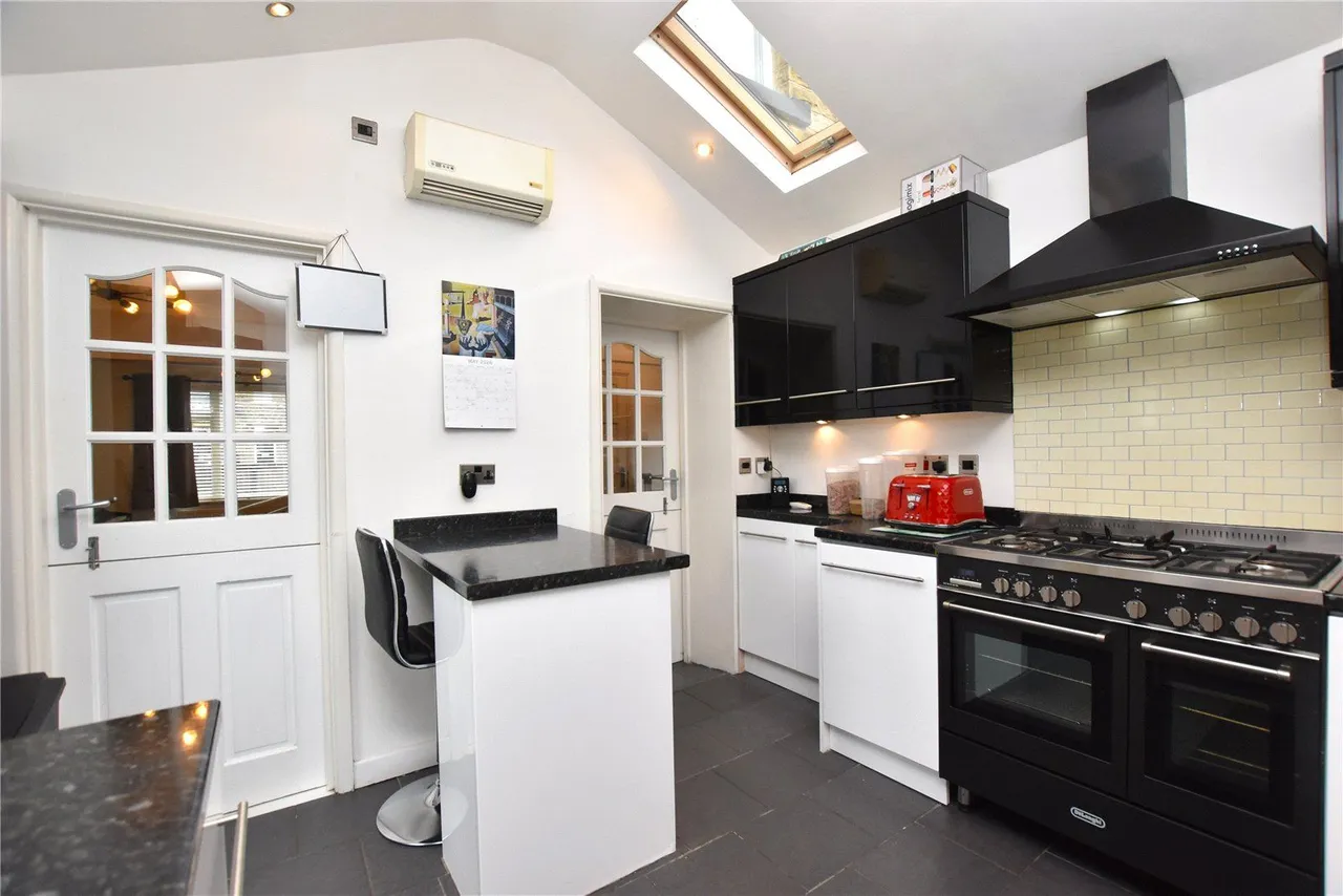 Moorland Drive, Guiseley, LS20, photo 18