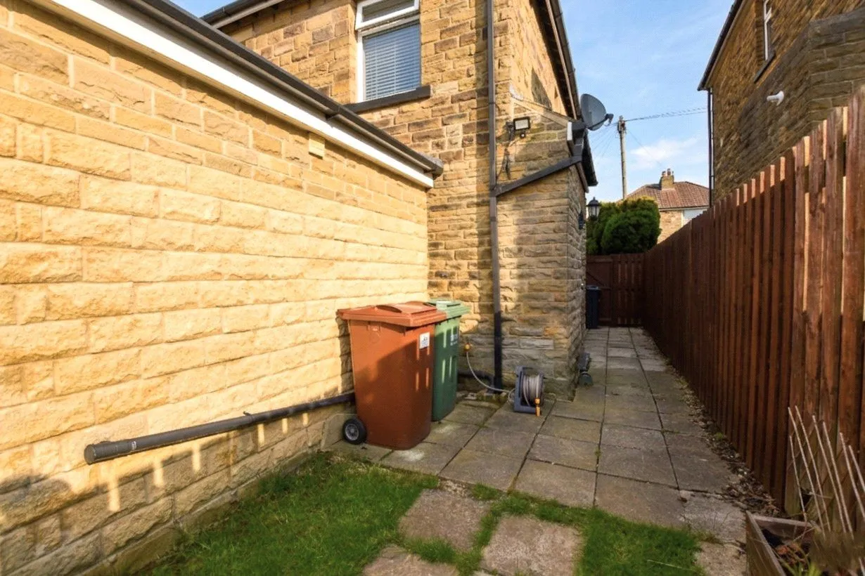 Moorland Drive, Guiseley, LS20, photo 13