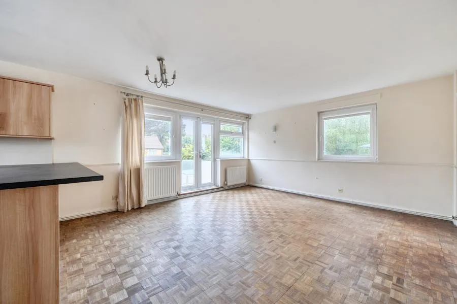 Guildford Road, Woking, GU22, photo 4