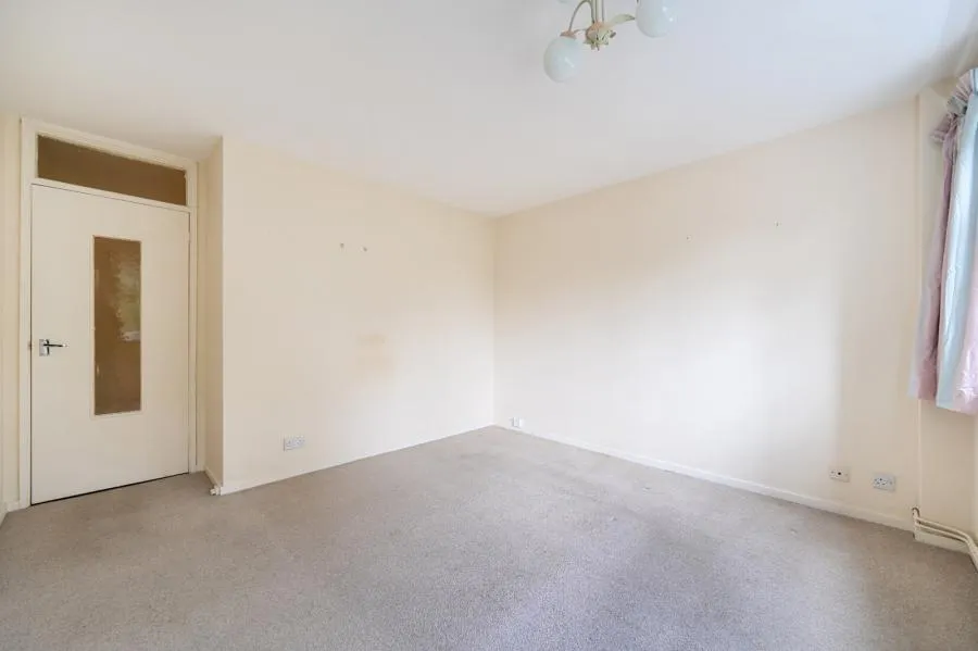 Guildford Road, Woking, GU22, photo 11