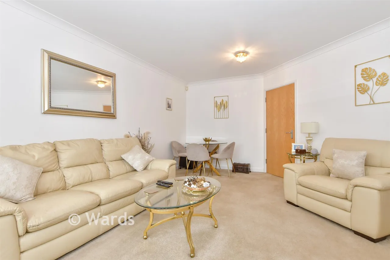 The Lakes, Larkfield, ME20, photo 5