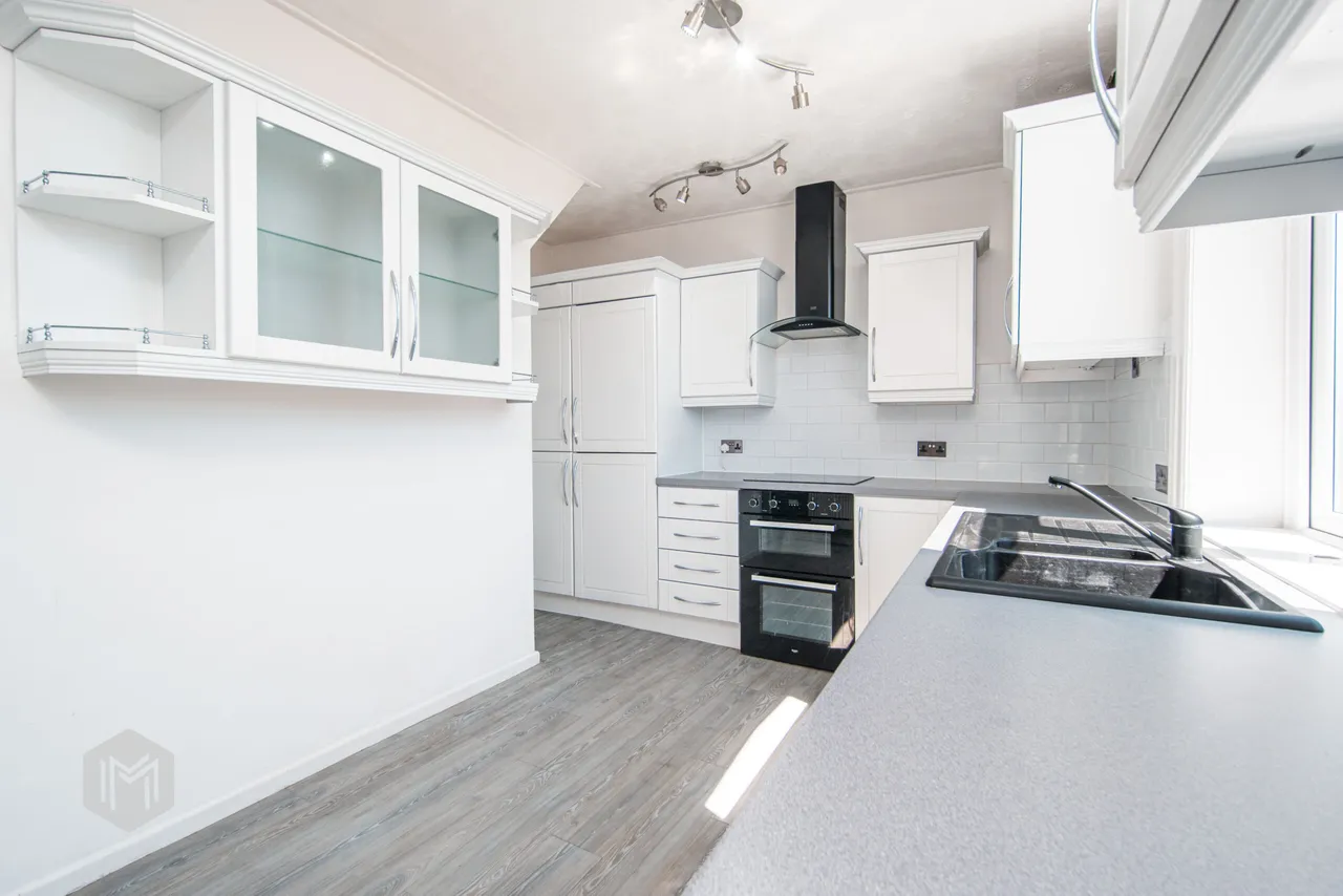 Brookshaw Street, Bury, BL9 6EB, photo 3