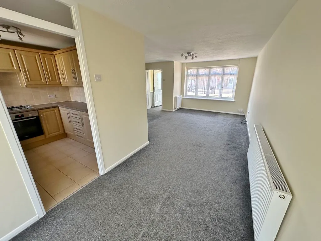Coronation Avenue, East Tilbury, RM18, photo 4