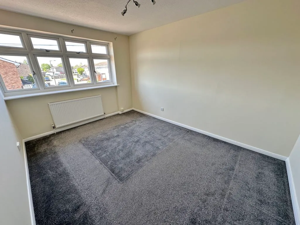 Coronation Avenue, East Tilbury, RM18, photo 6
