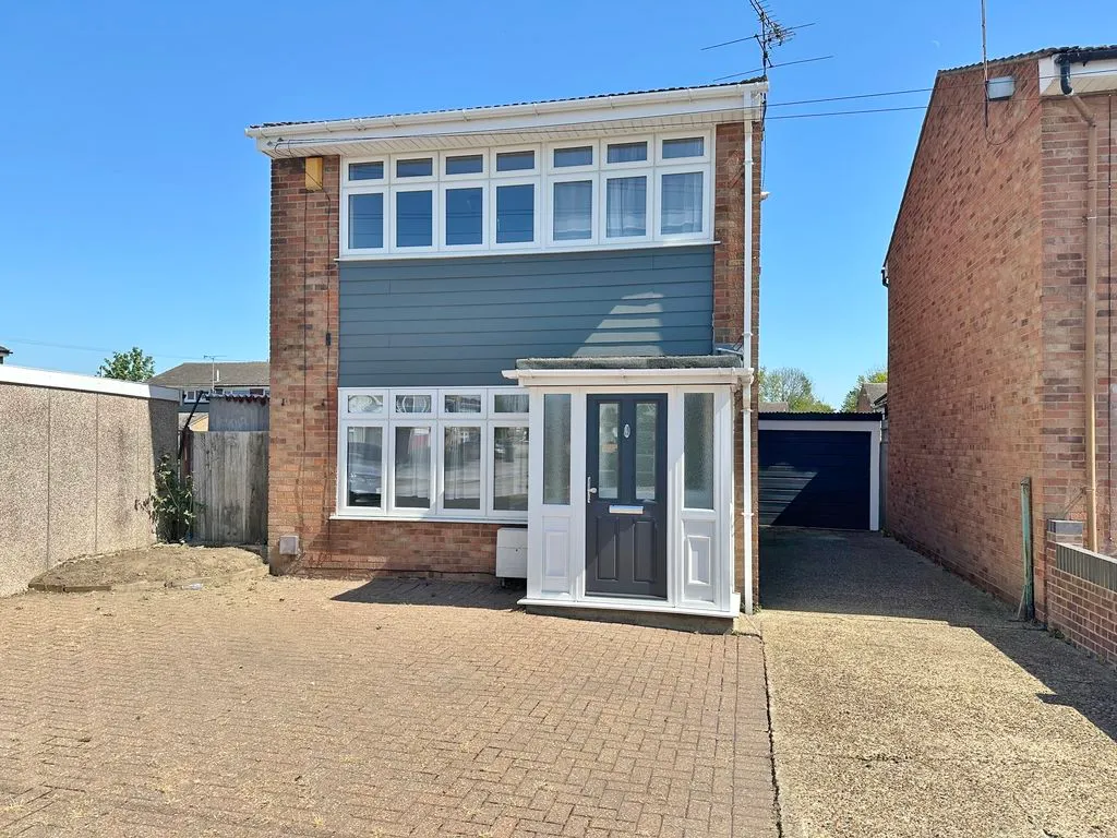 3 bed house for sale, Coronation Avenue, East Tilbury, RM18