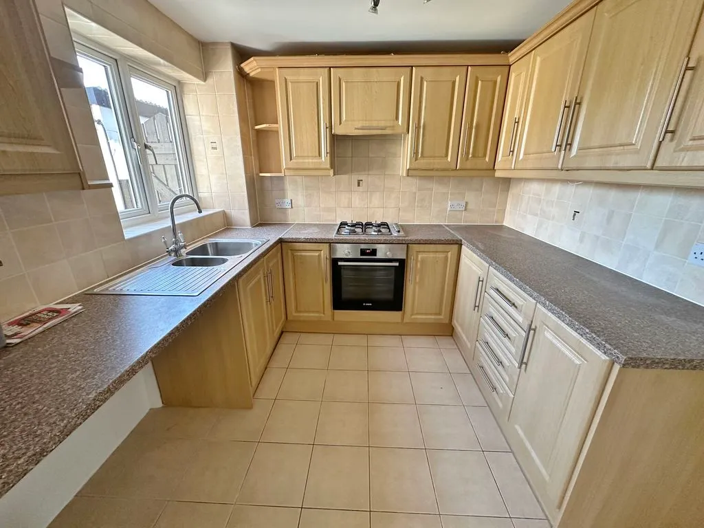 Coronation Avenue, East Tilbury, RM18, photo 5