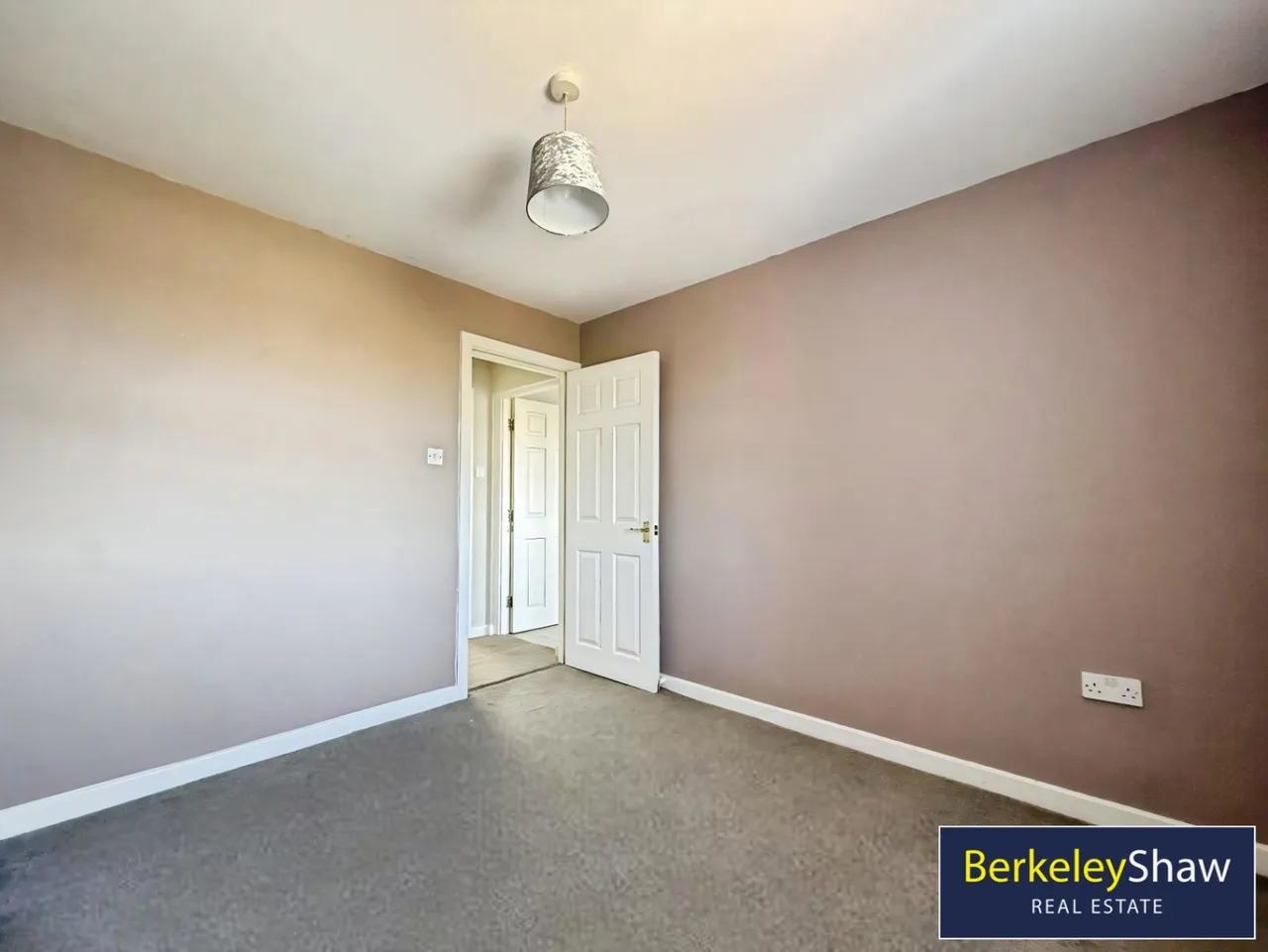 Francine Close, Liverpool, L3, photo 5