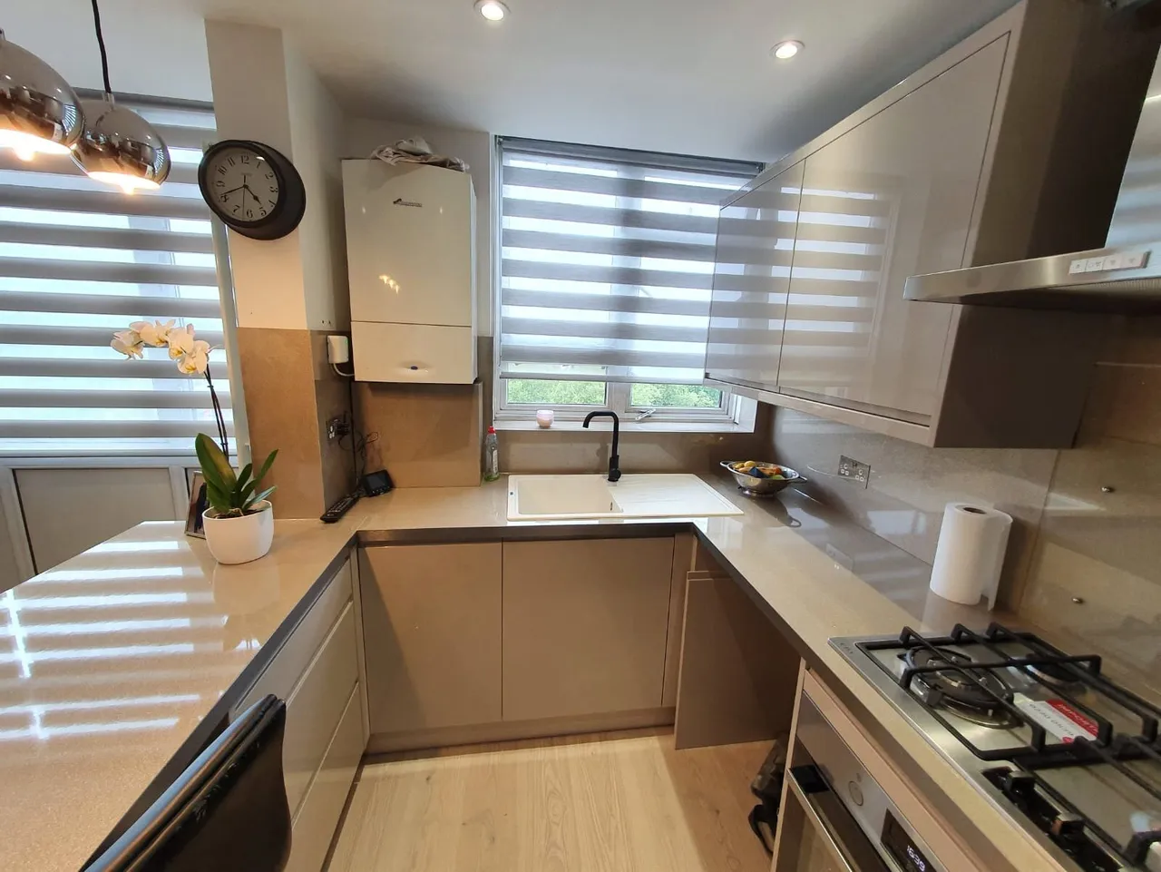 Gardner Close, London, E11, photo 2