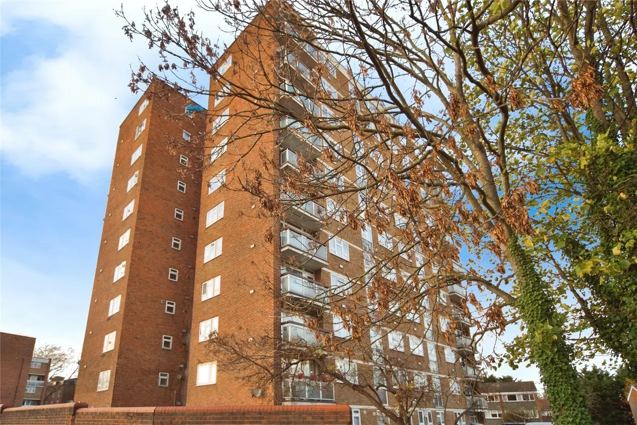 Gardner Close, London, E11, photo 7