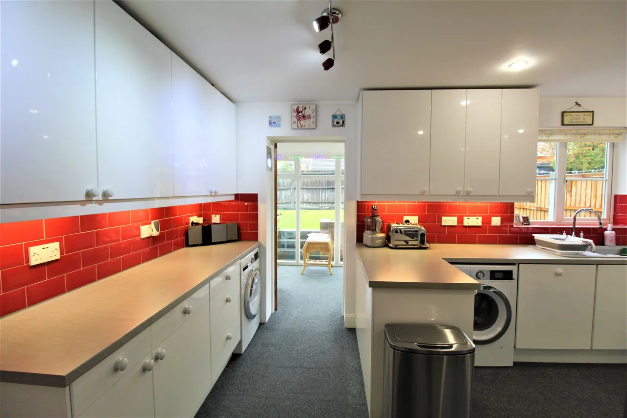 Chester Close, Grays, Essex, RM16 6ET, photo 6