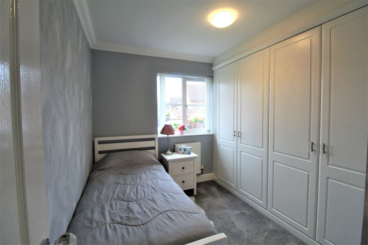 Chester Close, Grays, Essex, RM16 6ET, photo 12