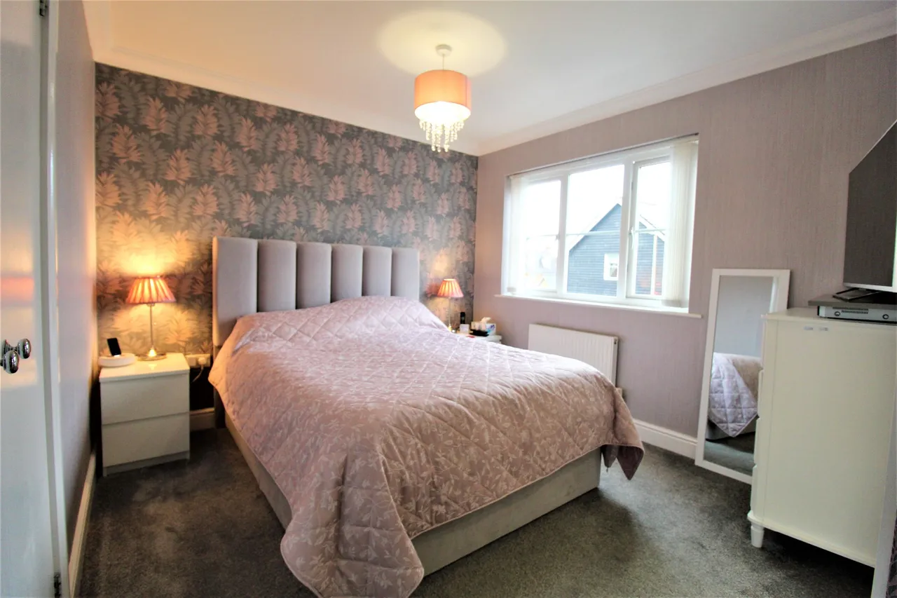 Chester Close, Grays, Essex, RM16 6ET, photo 9