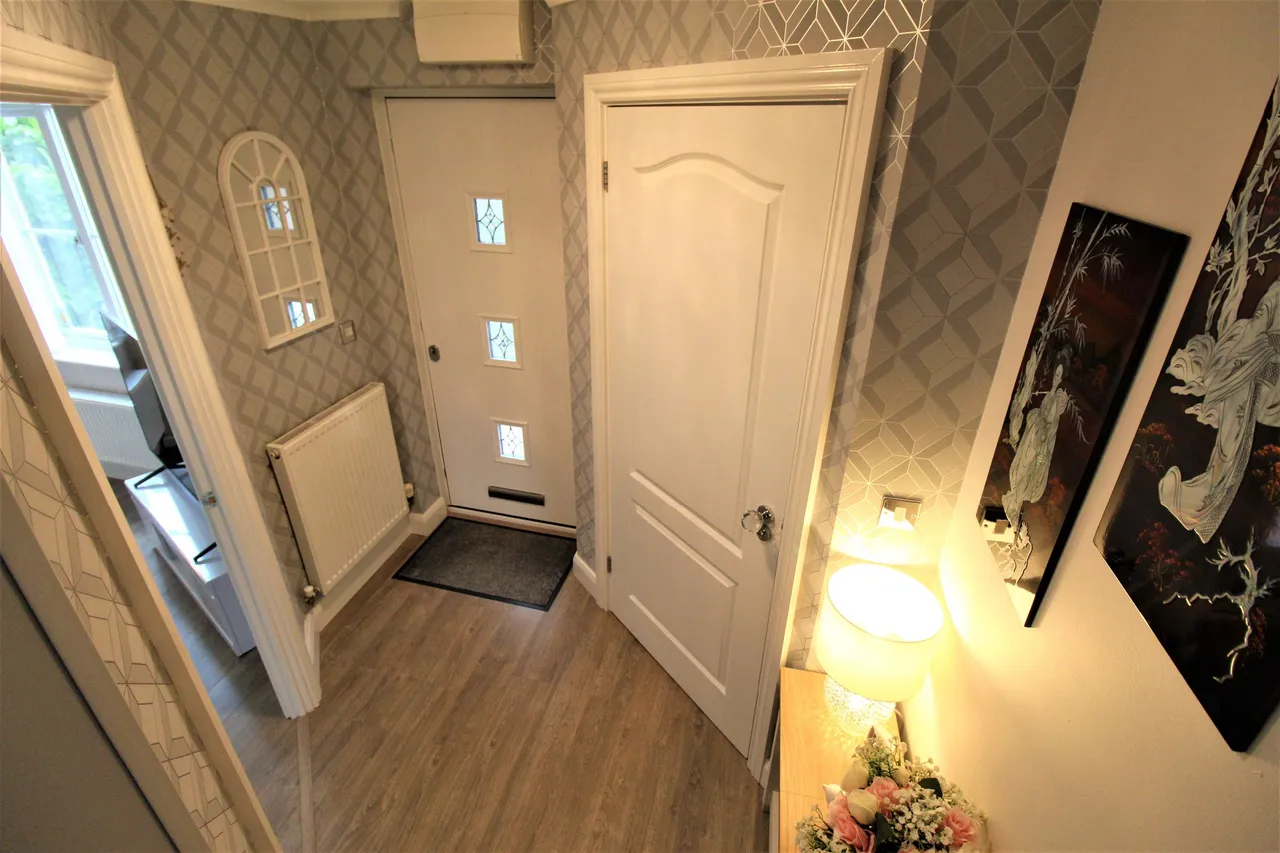Chester Close, Grays, Essex, RM16 6ET, photo 2