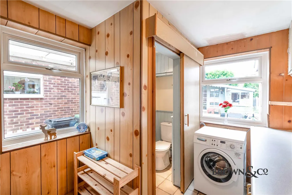 Trinity Crescent, East Markham, photo 9