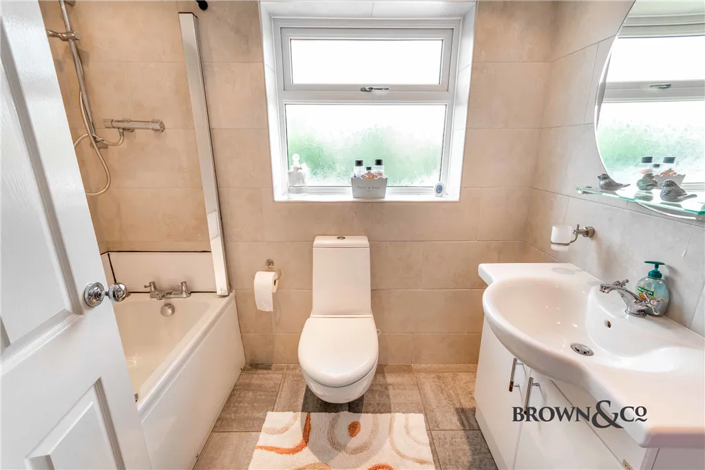 Trinity Crescent, East Markham, photo 14