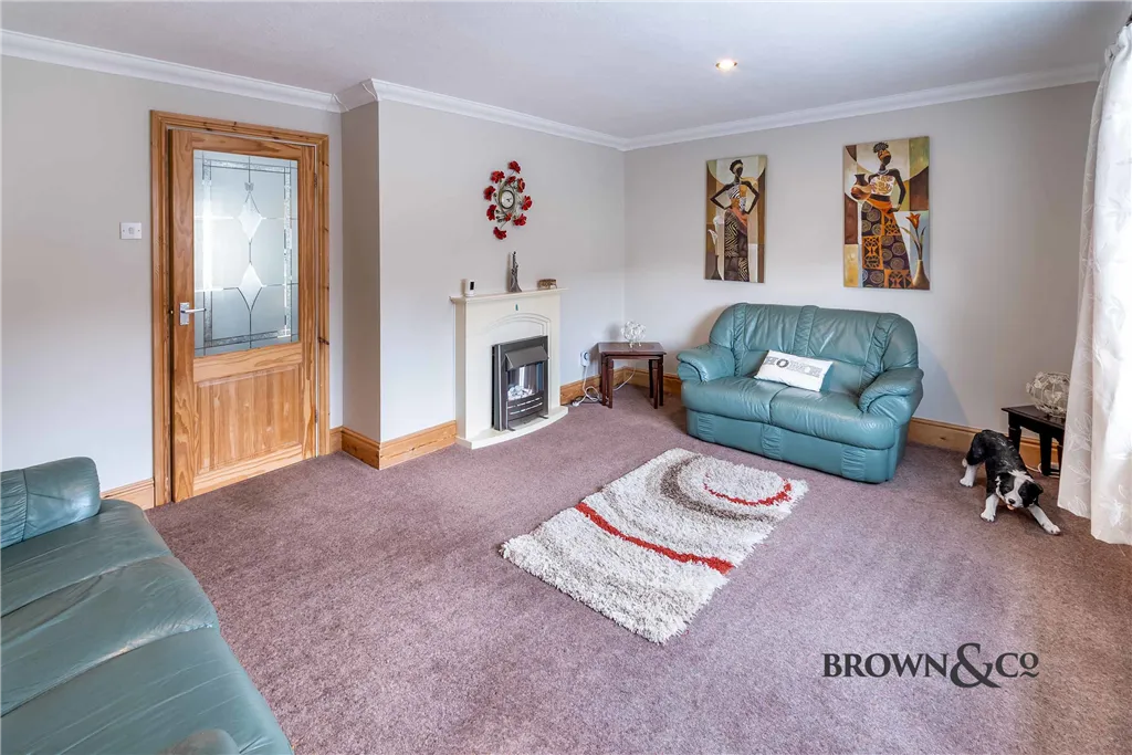 Trinity Crescent, East Markham, photo 6