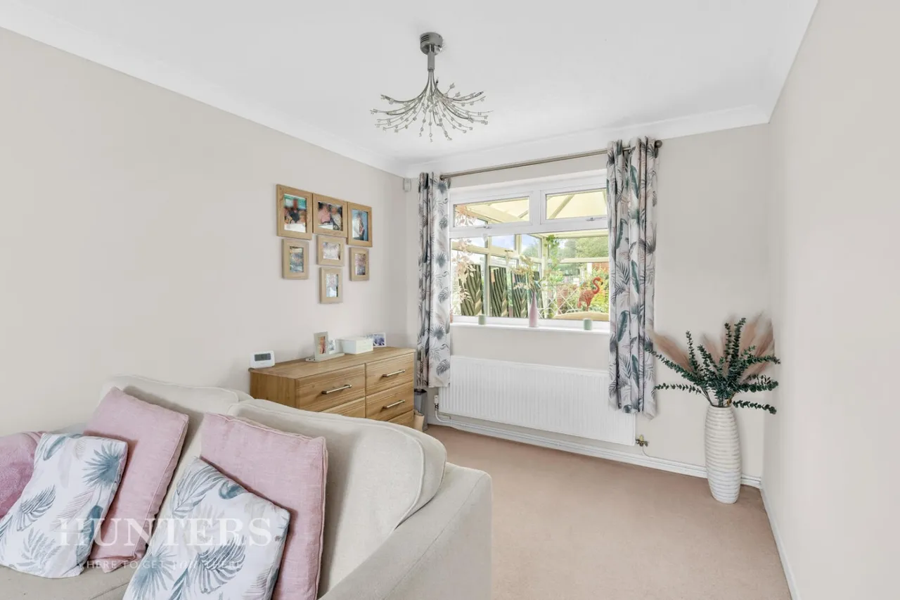 Coupland Close, Moorside, OL4, photo 4