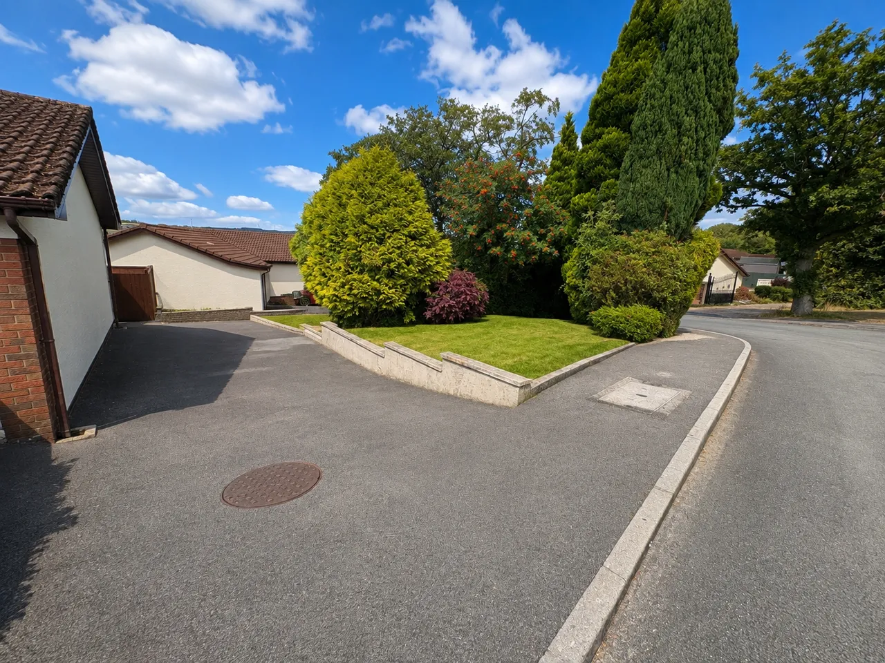 Woodlands Park, Betws, SA18, photo 16