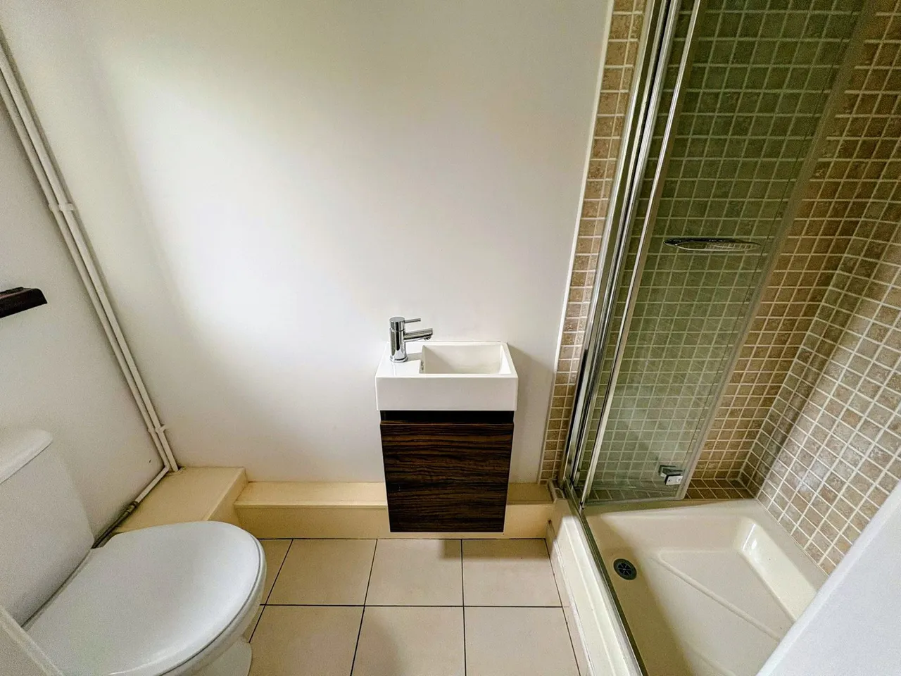 Woodlands Park, Betws, SA18, photo 11