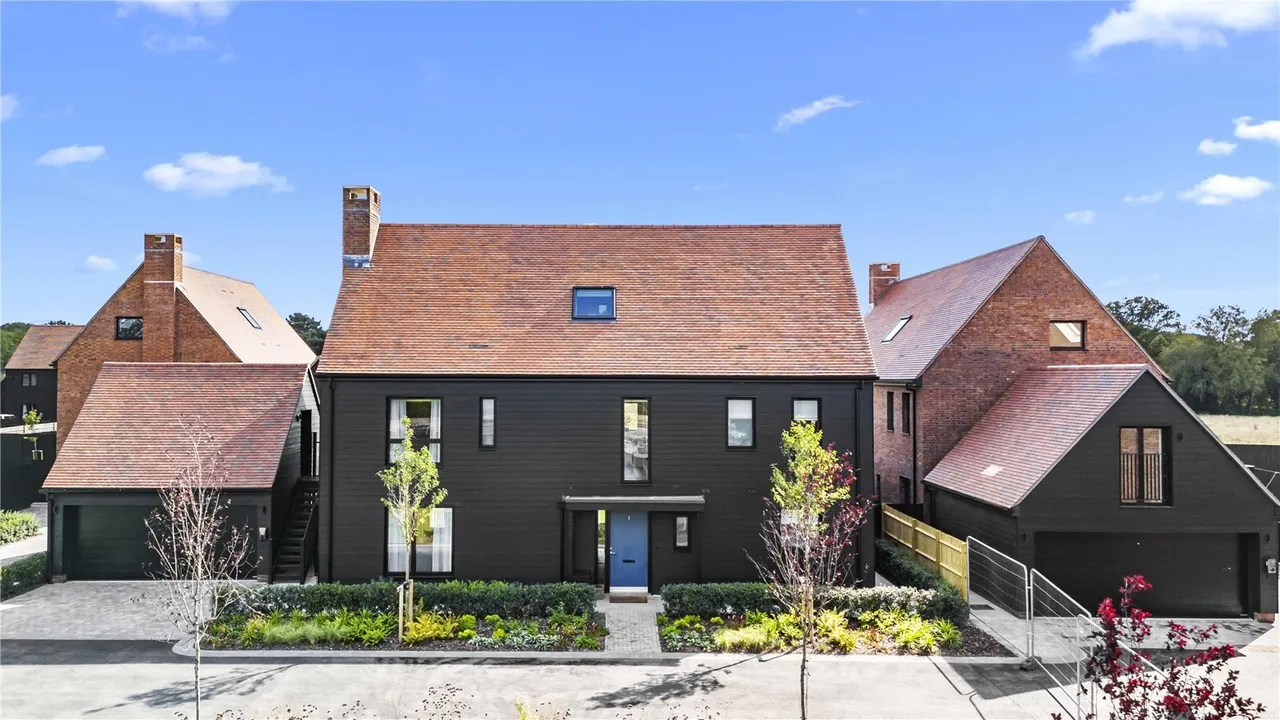 Medland Close, Alfold, GU6, photo 3